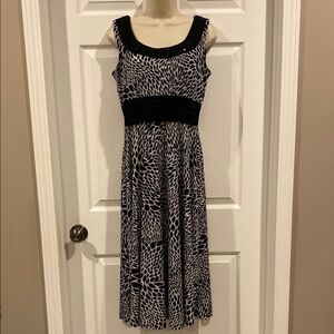 Elegant Perception's Black and White Sleeveless Dress